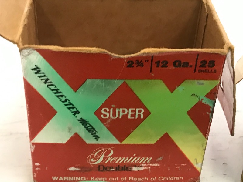 lot 295 image: Lot Of Assorted Vintage 12-Gauge Sh...