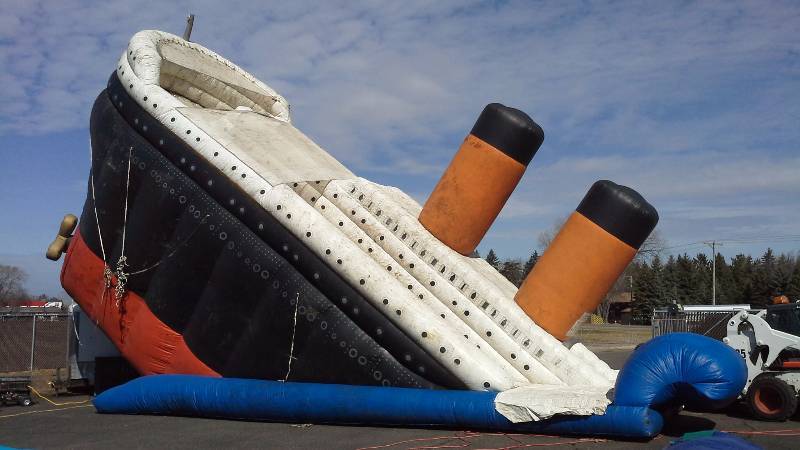 titanic inflatable pool toy