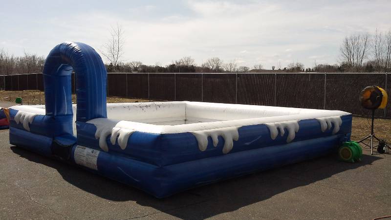 lot 55 image: Foam Dance Party