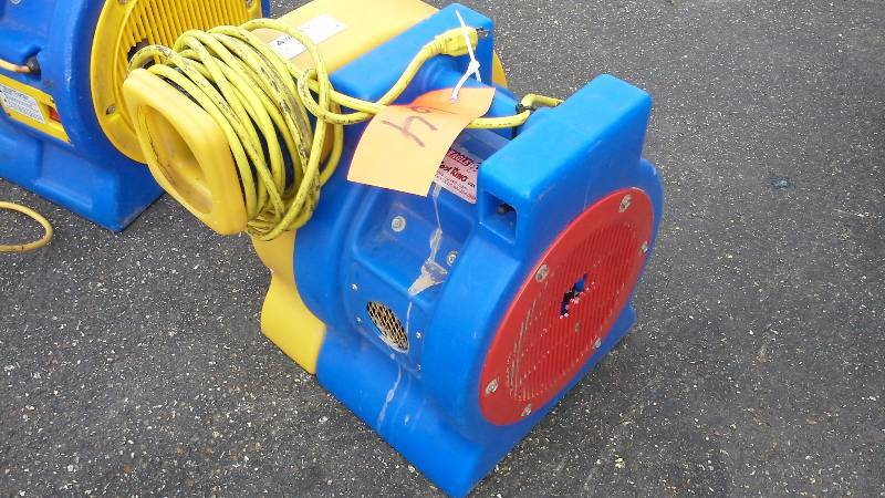 lot 64 image: Tool King  1HP Blower