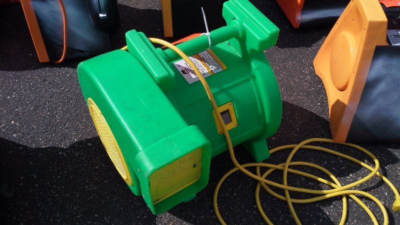 lot 77 image: B-Air  2HP High Volume Blower(NEW)