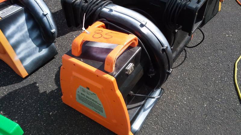 lot 85 image: Zoom  1.5HP Blower UL listed