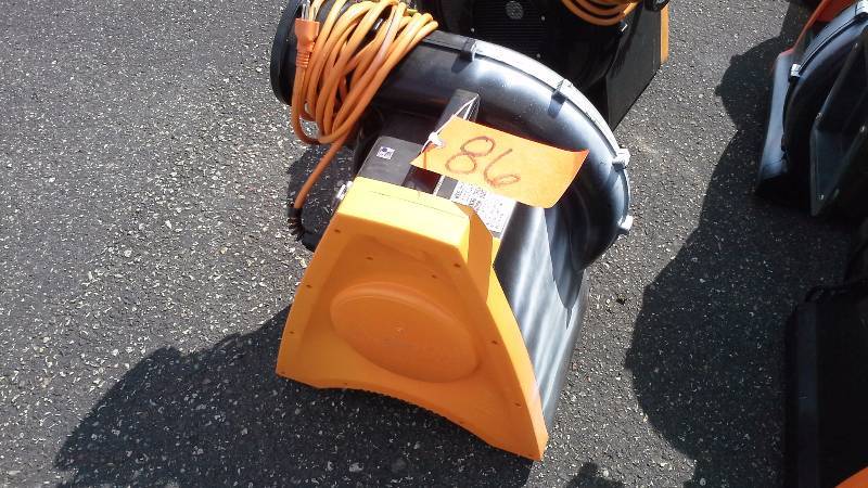 lot 86 image: Zoom - 1HP Blower UL listed