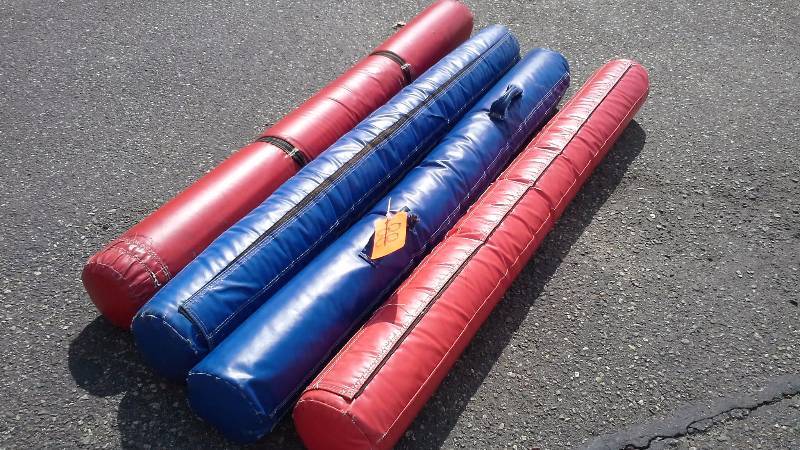lot 88 image: Jousting Bataans  4 pieces