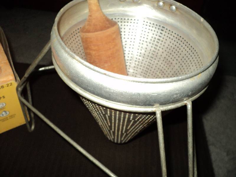 various cookware, see pictures...