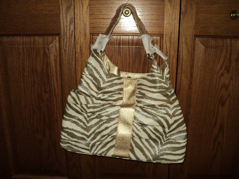 1 new purse with new jewelry, see p...
