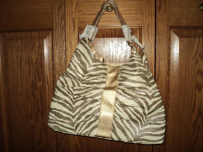 1 new purse with new jewelry, see p...