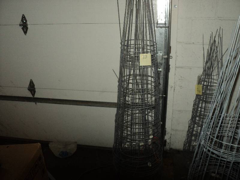13 tomato cages see pictures...