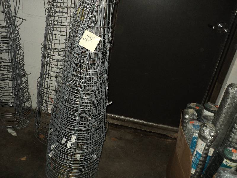 25 tomato cages, see pictures...