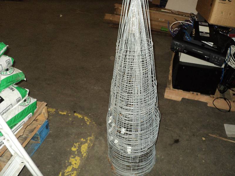 40 tomato cages, see picture...
