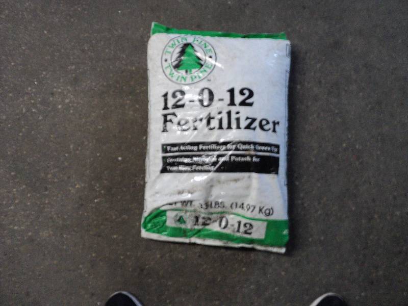 twin pine 12-0-12 fertalizer, 33 lb...
