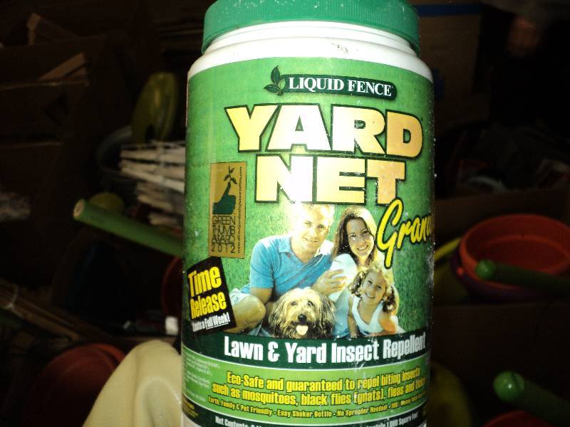 box lot of garden supplies, with ho...