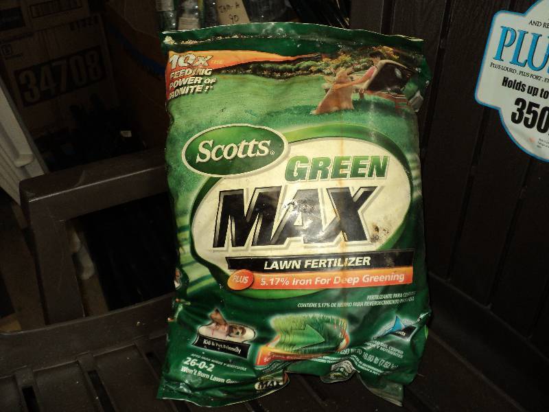 scotts green max lawn fertalizer, 2...