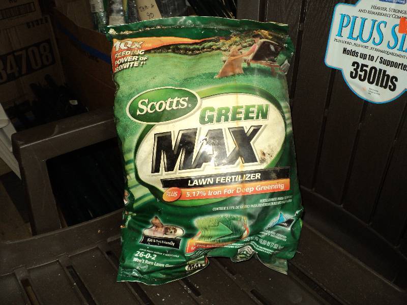 scotts green max lawn fertalizer, 2...