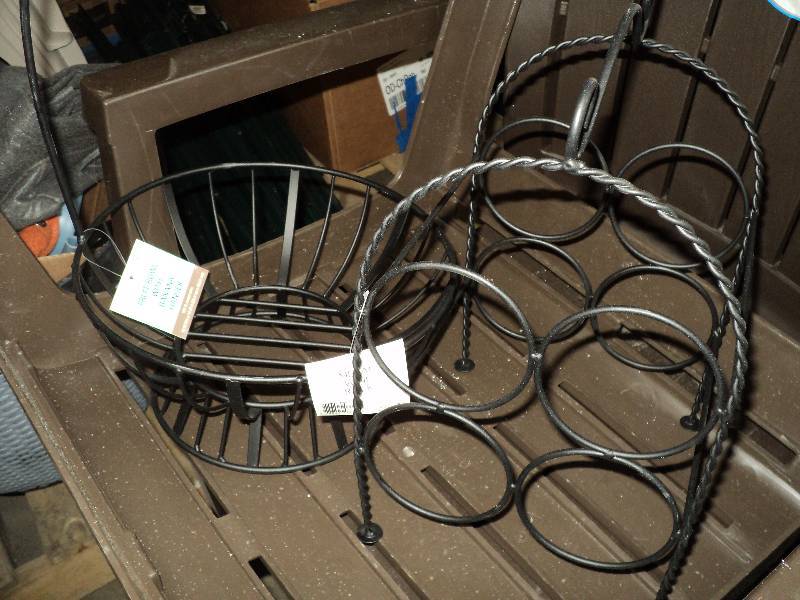 1 4bottle wine holder, banana holde...