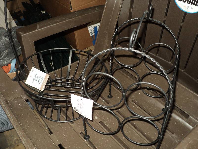 1 4bottle wine holder, banana holde...