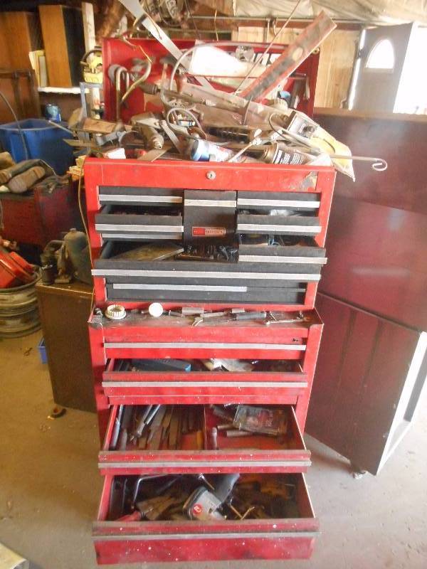 CRAFTSMAN TOOL BOX WITH TOOLS