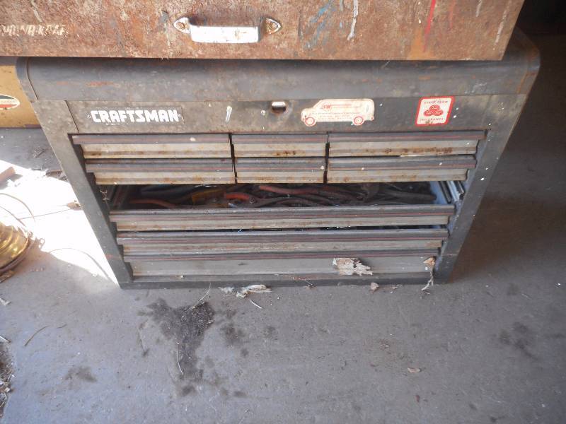 TOOL CABINET AND TOOLS
