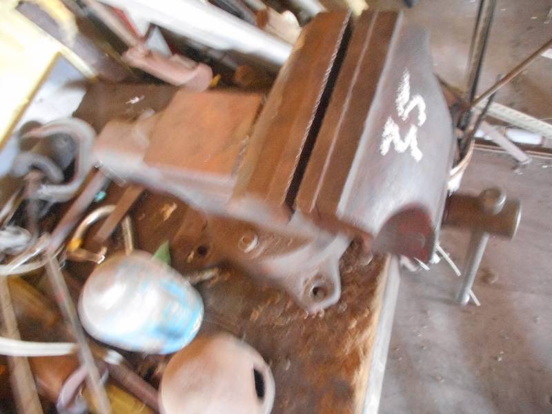 HEAVY DUTY BABCO BENCH VISE