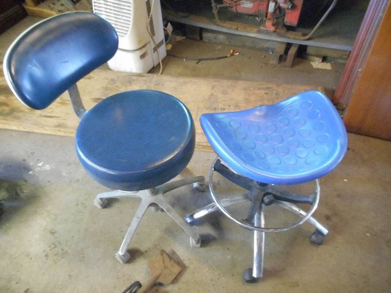 LOT OF 2 WORK SEATS