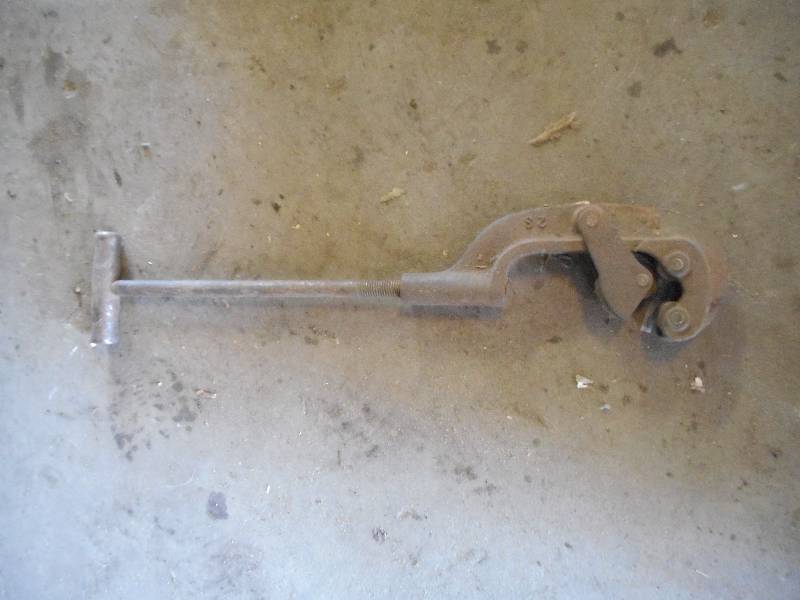 HEAVY DUTY PIPE CUTTER