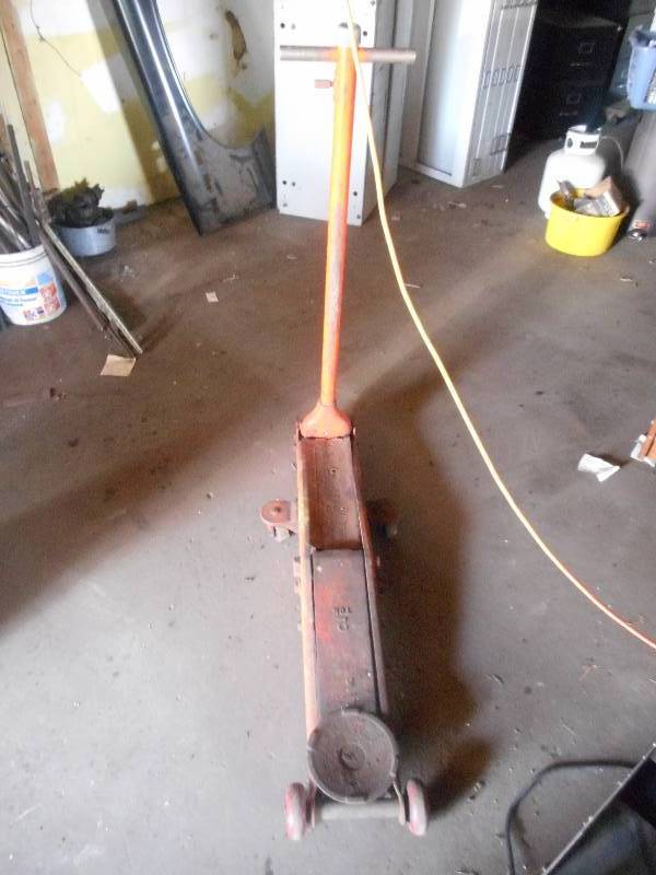 2 TON FLOOR JACK