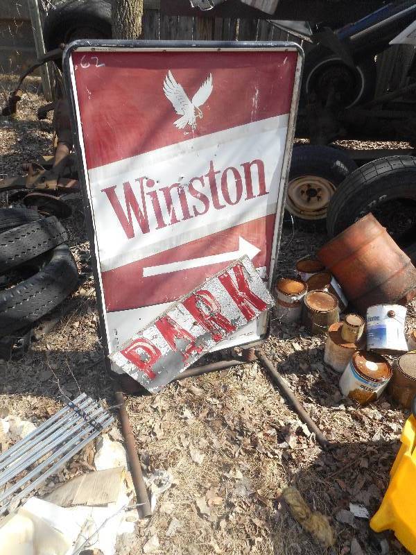WINSTON STAND