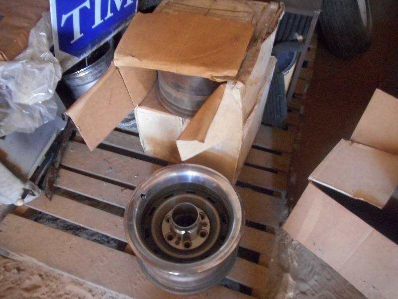SET OF FOUR 6 BOLT RIMS