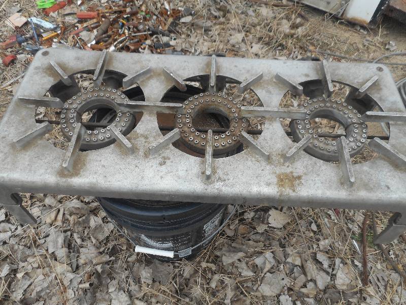 3 BURNER OUTDOOR COOK STOVE
