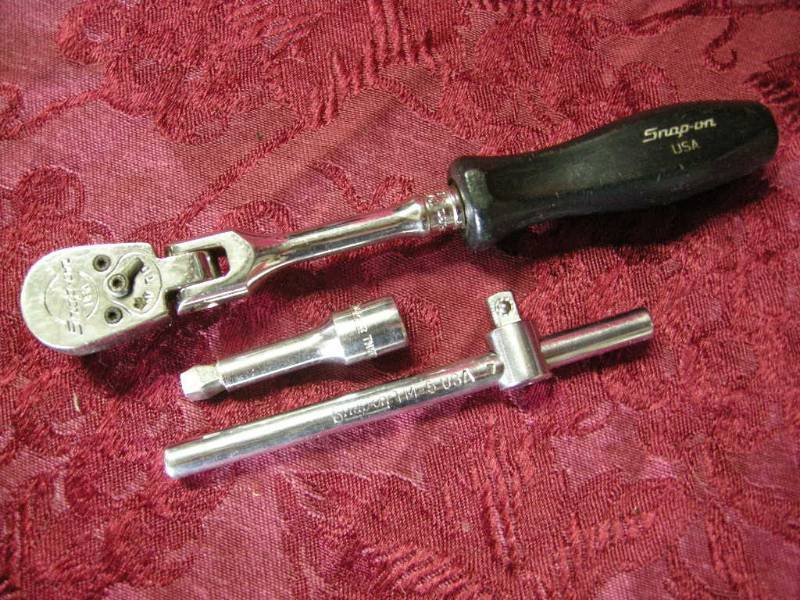 lot 12 image: Snap-On 14 Flex Head Ratchet and Extension