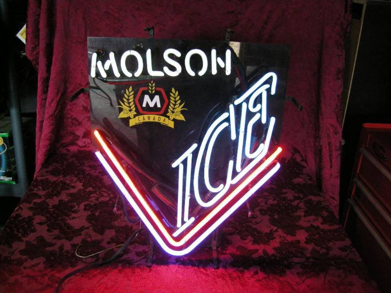 lot 19 image: Molson Vice Canada Neon Beer Light