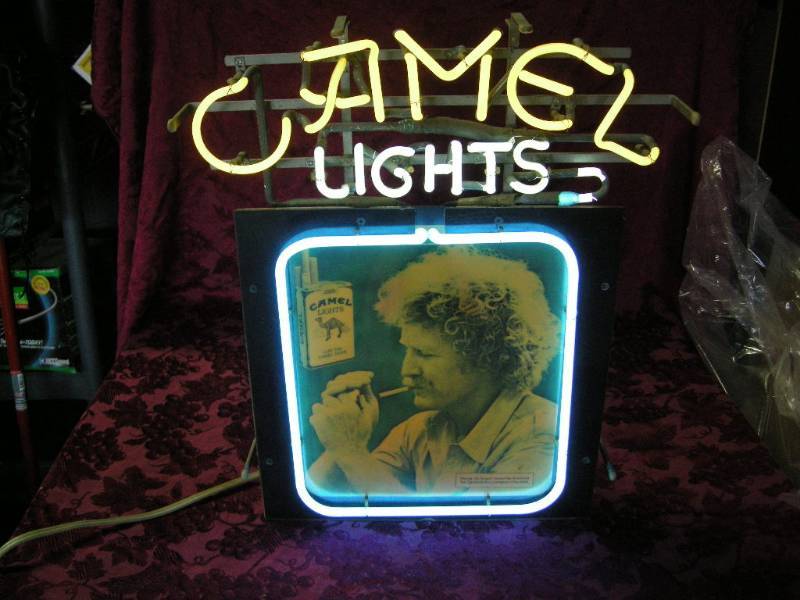 lot 39 image: Rare Vintage Camel Cigarette Neon Light