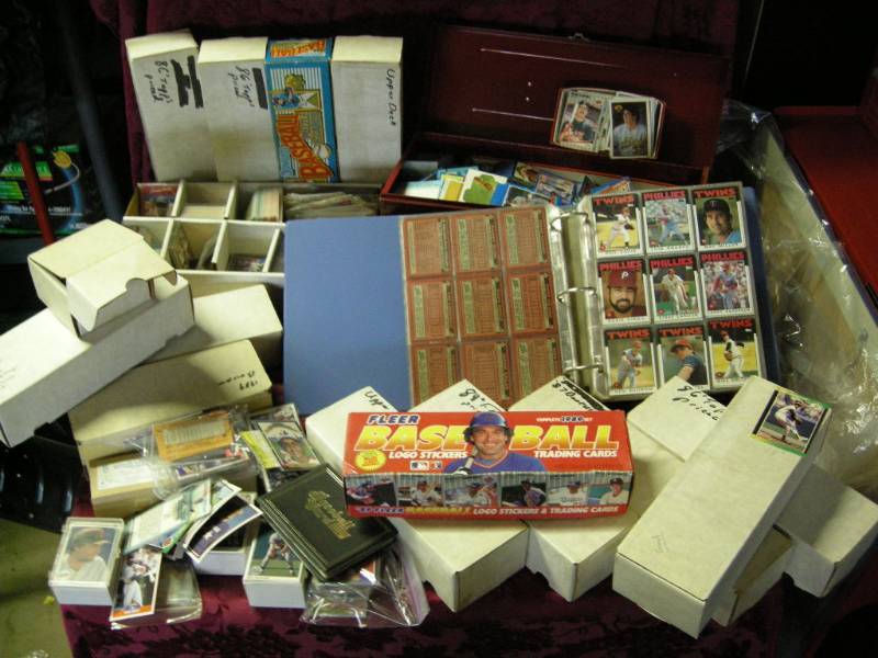 lot 75 image: Large Group Collectable Baseball Cards