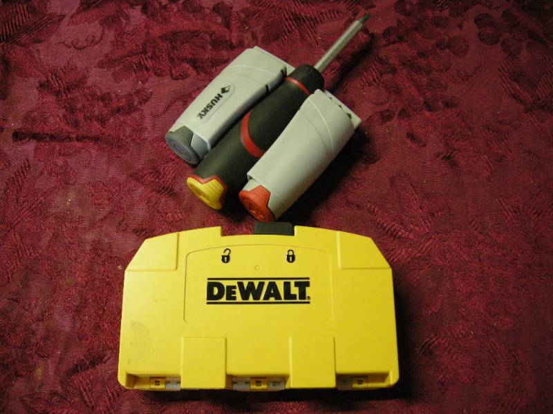 lot 62 image: Husky DeWalt ScrewdriverTips