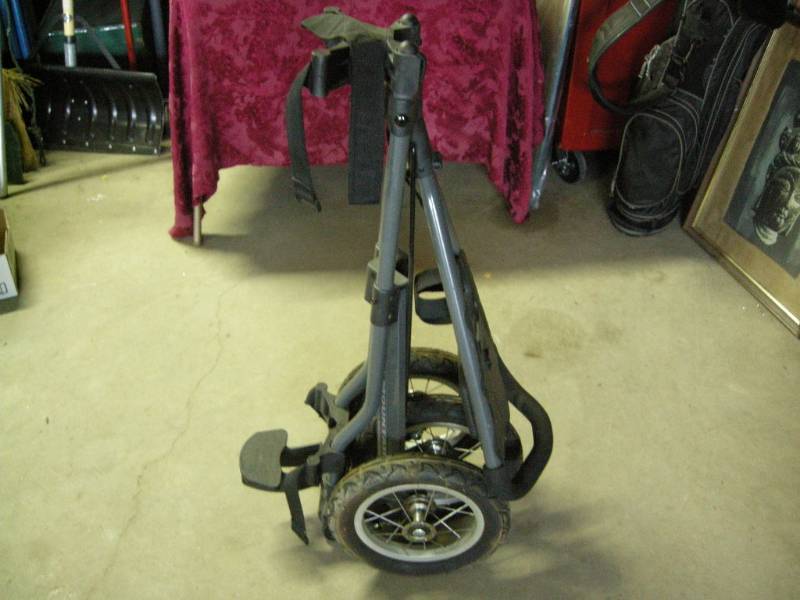 lot 69 image: Sun Mountain Golf Bag Cart
