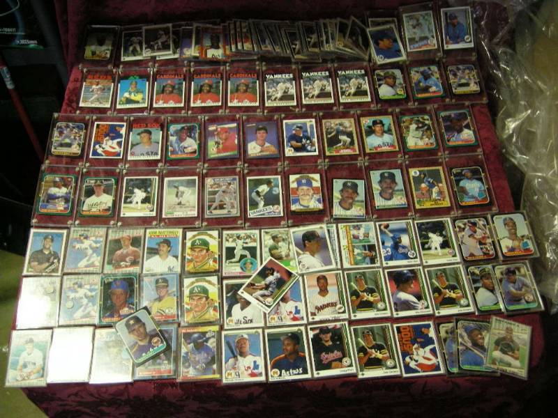 lot 77 image: Select Baseball Cards