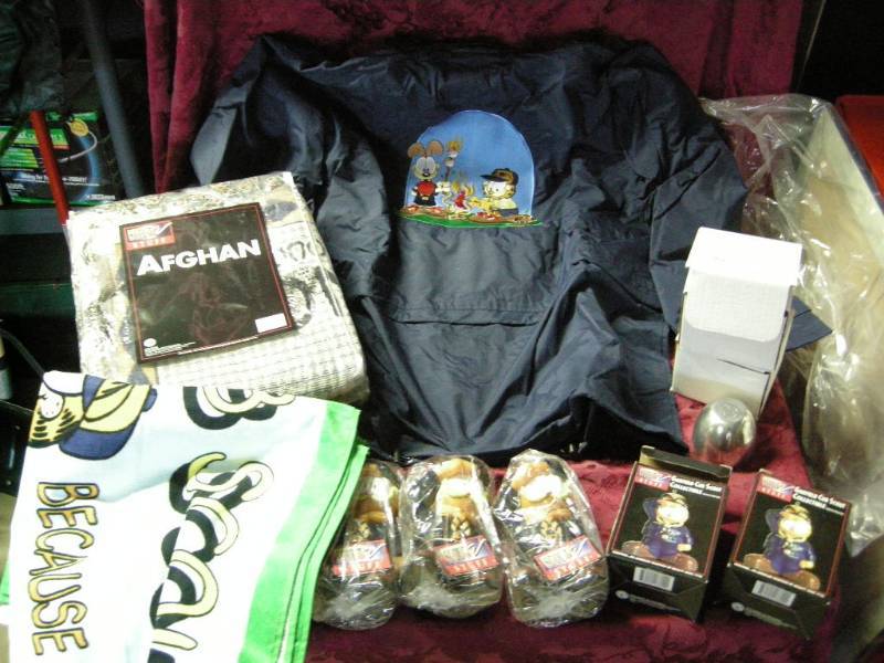 lot 80 image: Cub Scout Items