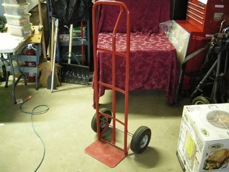 lot 83 image: 2 Wheel Dolly