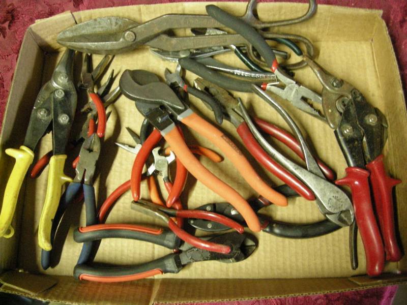 lot 119 image: Pliers and Cutters