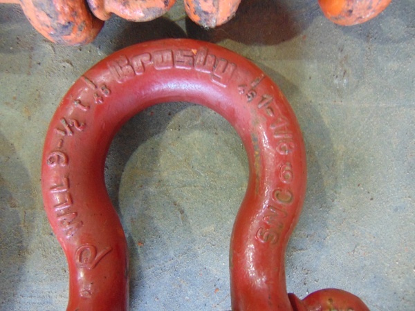 lot 13 image: (5) 1-18 Pin Shackles