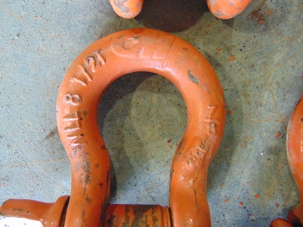 lot 16 image: (4) 78, 22 MM Pin Shackles