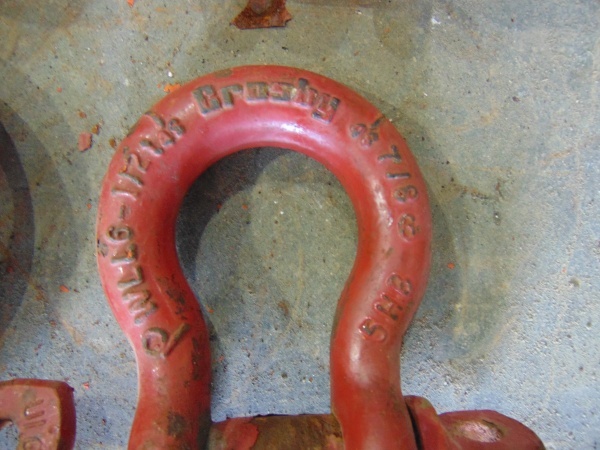 lot 17 image: (4) 78 Pin Shackle