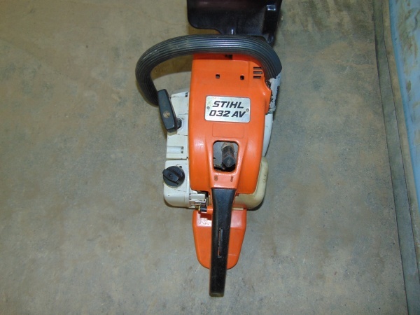 lot 26 image: Stihl 032 Chainsaw
