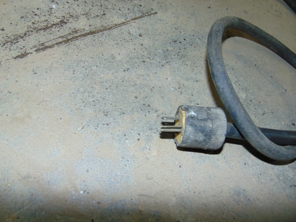 lot 29 image: 9 Milwaukee Disc Grinder