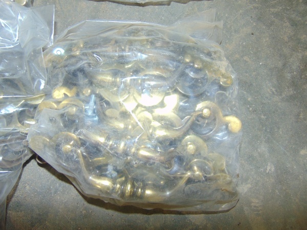 lot 35 image: Large Assortment of Cabinet Handles