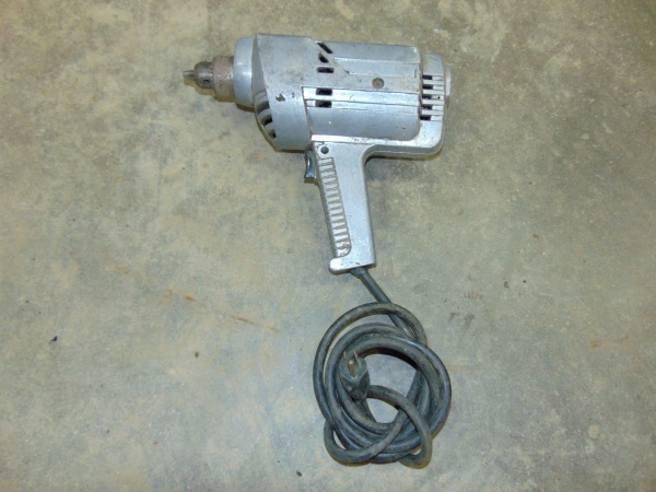lot 39 image: Electric Drill