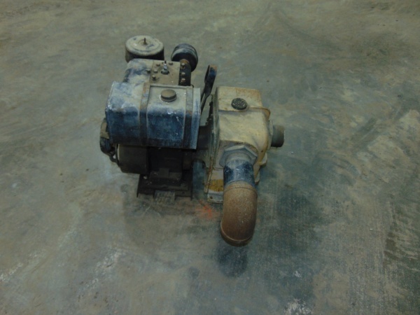 lot 51 image: Large Water Pump With Engine