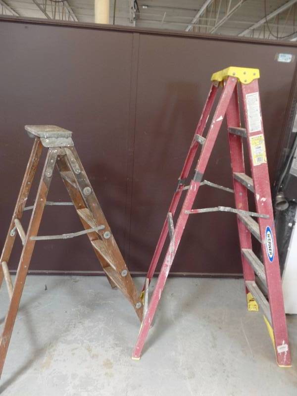 lot 512 image: A-FrameStep Ladders