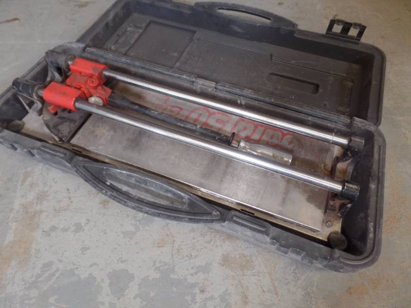 lot 517 image: Rodia 50 Tile Cutter
