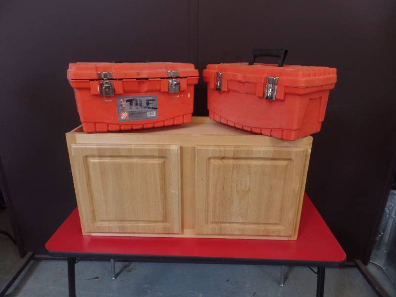 lot 518 image: 2 Toolboxes and Shop Cabinet